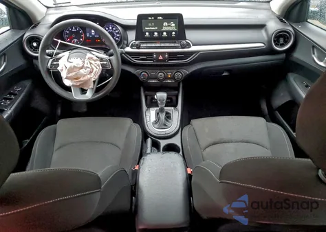 2021 Kia Forte Fe z USA, uszkodzony, nr VIN 3KPF24AD4ME377425